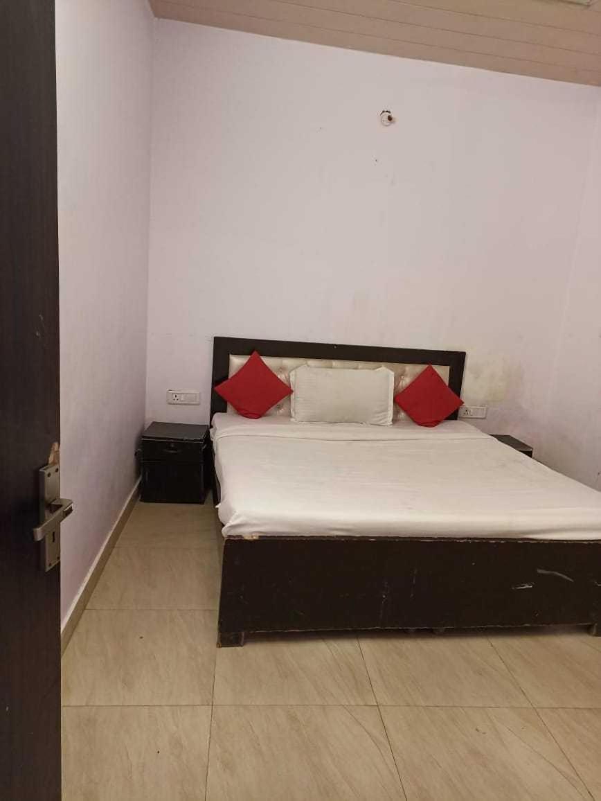 Hotel O Kl Khari Near Ashoka Park Mein Metro New Delhi Exterior foto